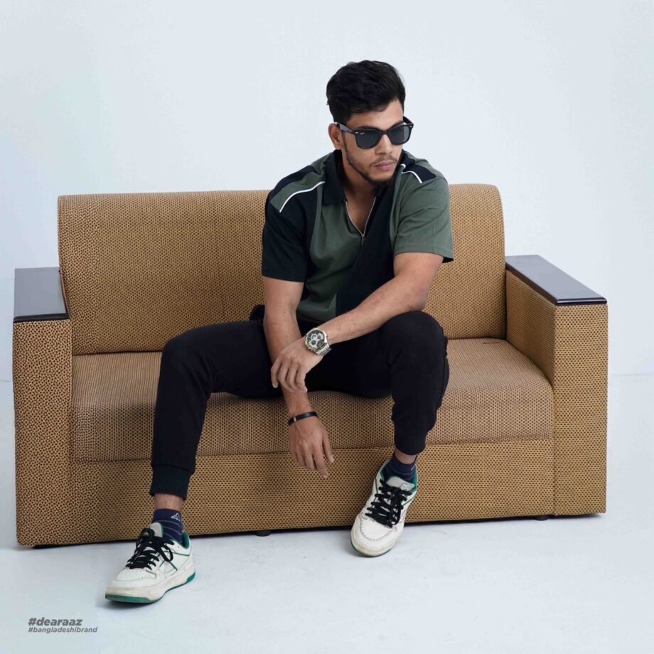 Zipper Polo T-Shirt (Black and Olive Green)