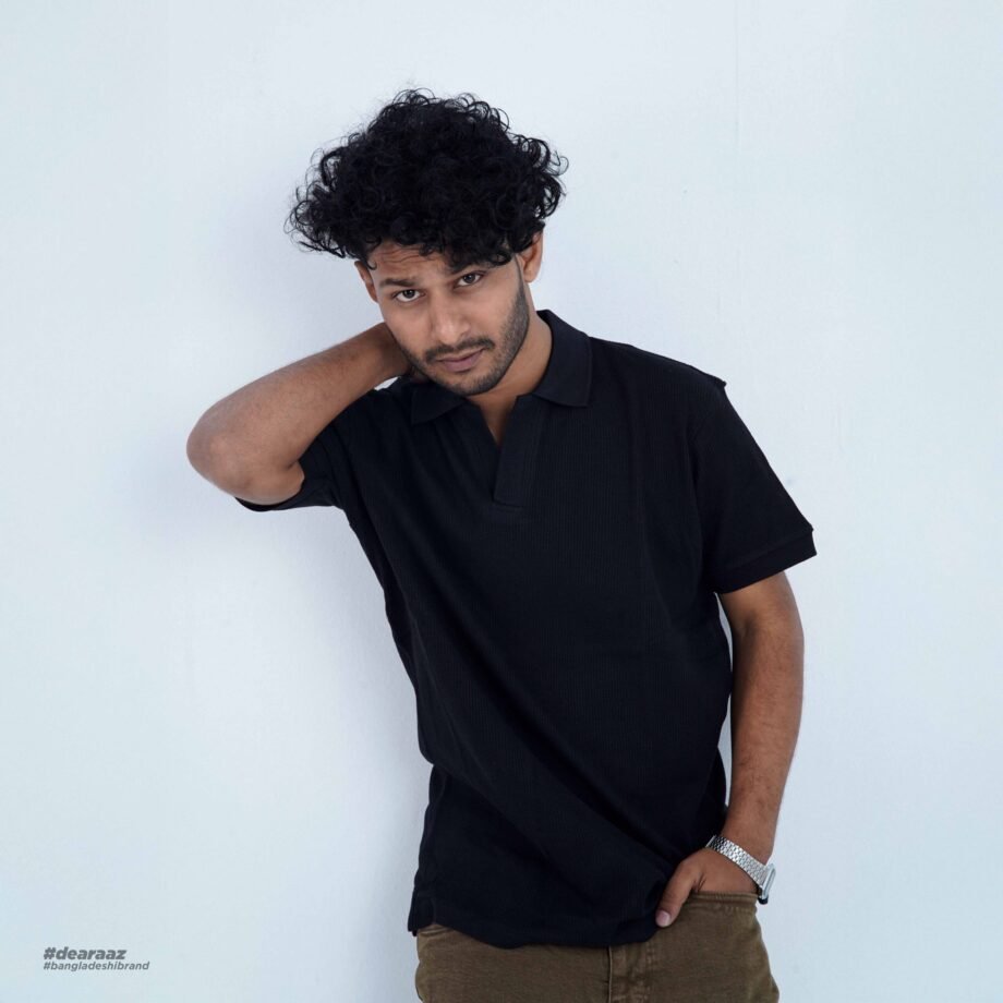 Premium Buttonless Polo (Black)